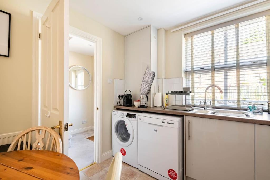 Central Village Cottage, The Corders Moreton-in-Marsh Bagian luar foto